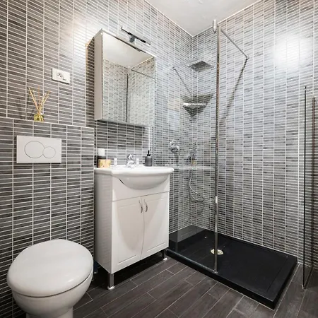 Apartment Lamiraute - Proche Centre - - Clim - Wifi Menton